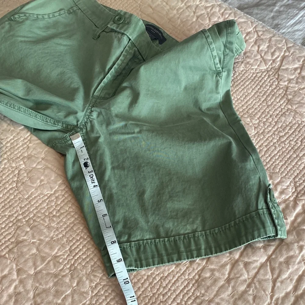Banana Republic Green Canvas Bermuda Shorts, Women’s Size 8 - Picture 5 of 9